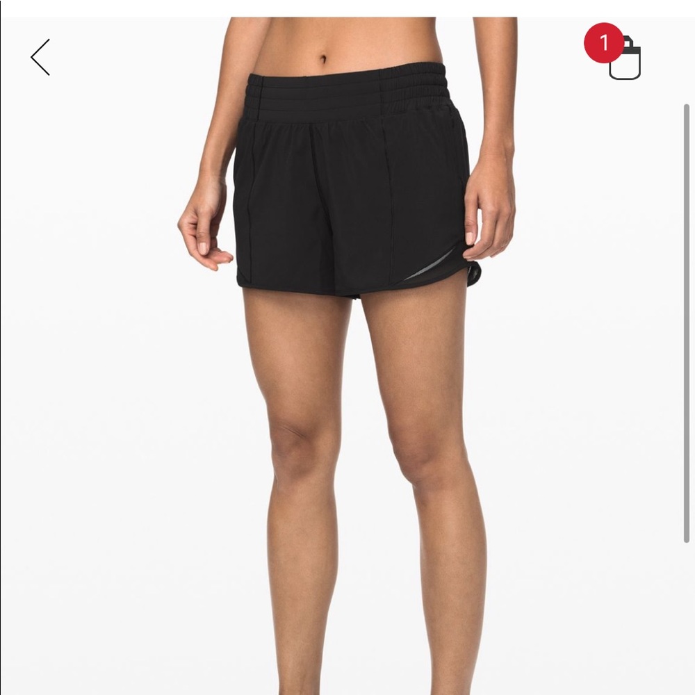 ISO Lululemon hotty hot shorts 4” HR shorts size 6